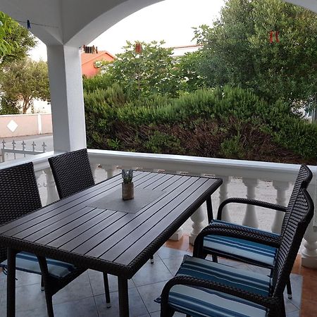 Apartments Marijeta Vir Exterior photo