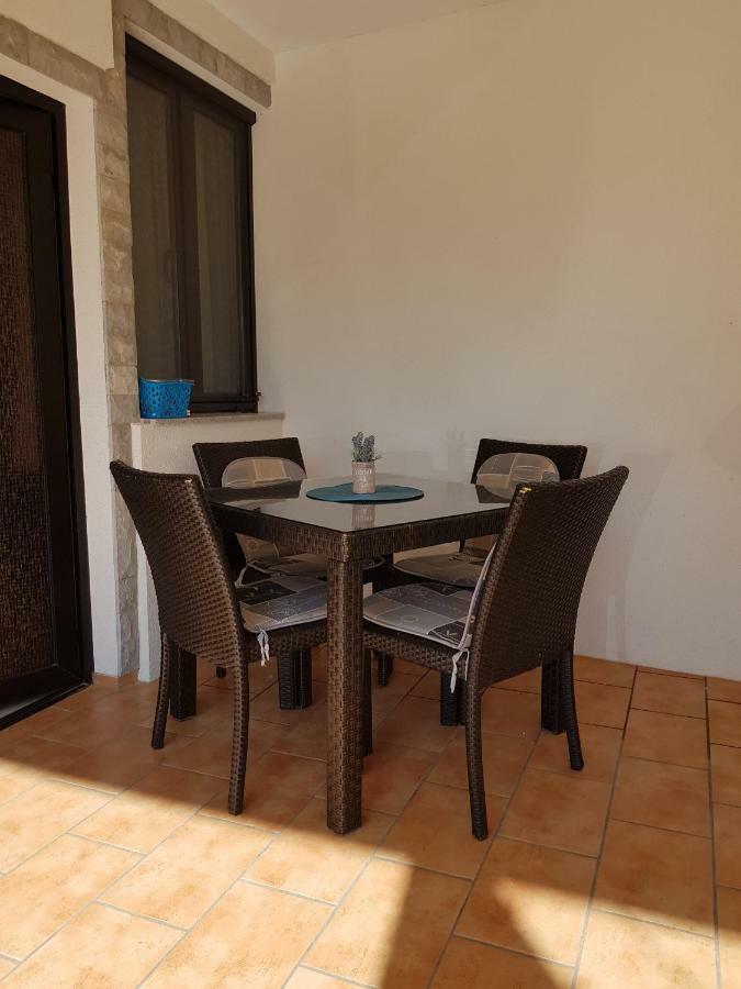 Apartments Marijeta Vir Exterior photo