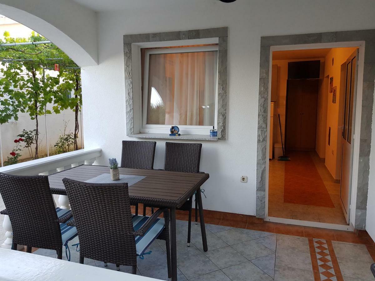 Apartments Marijeta Vir Exterior photo