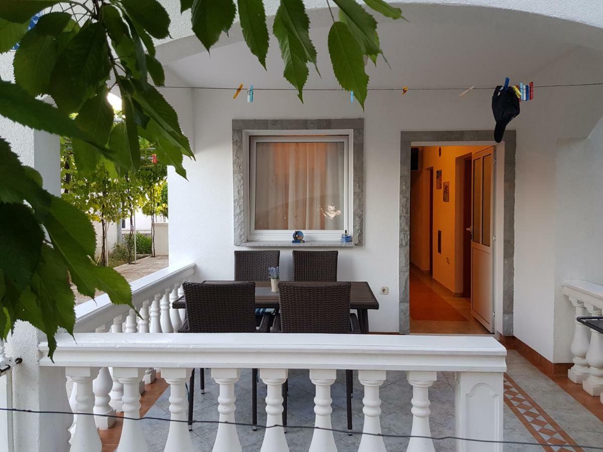 Apartments Marijeta Vir Exterior photo